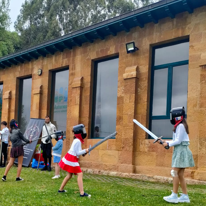 Iniciación a la esgrima antigua para público infantil